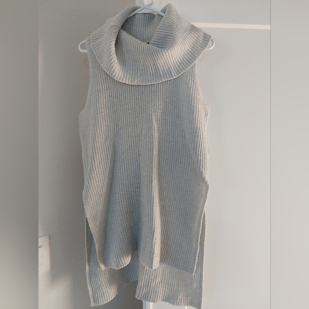 Express XS/S Gray Sleeveless Sweater